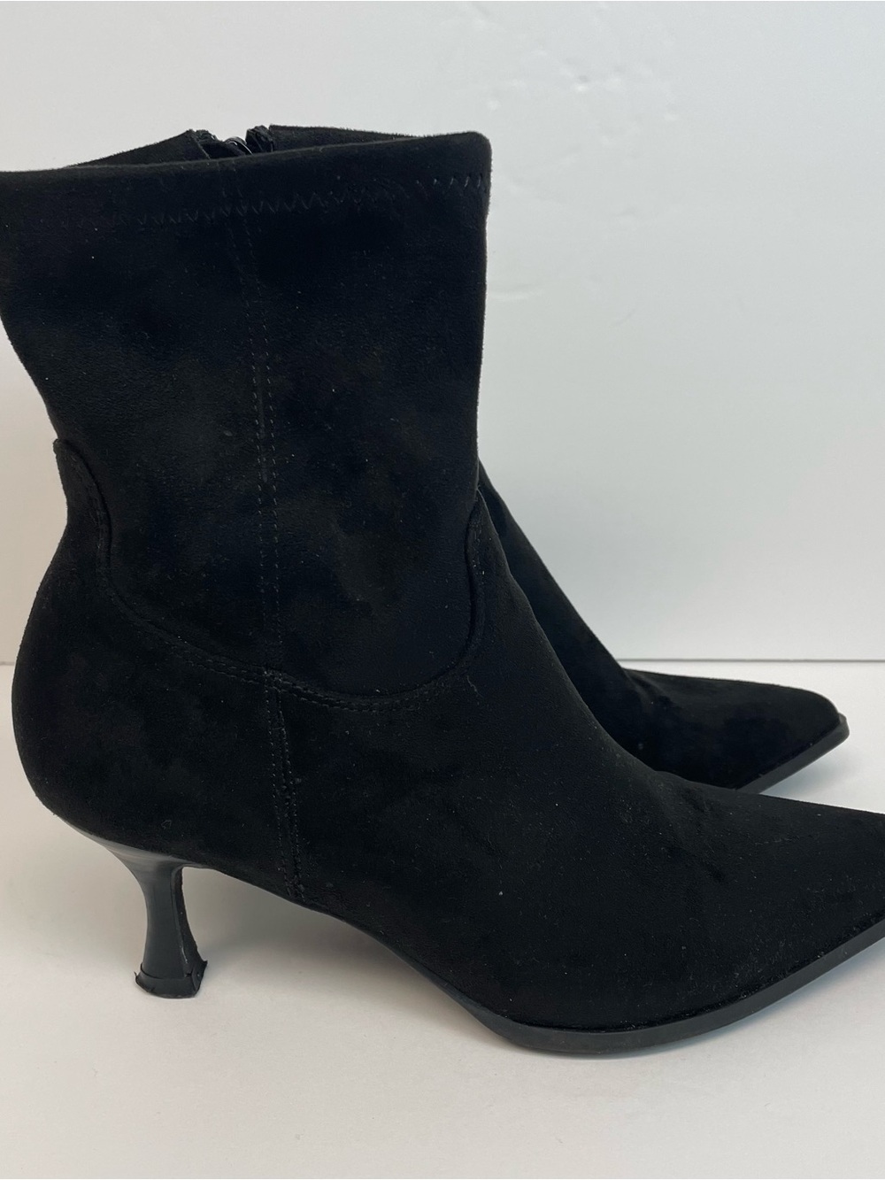 Mia Aletta Black Suede Pointed Toe Kitten Heel Ankle Boots Size 7.5